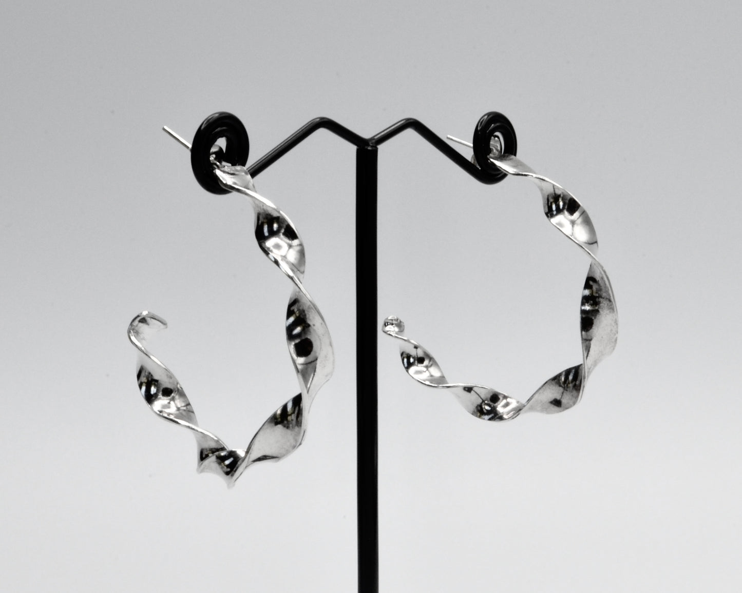 Twist Hoops