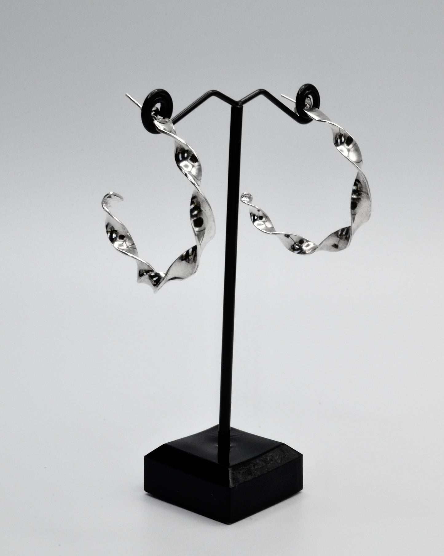 Twist Hoops