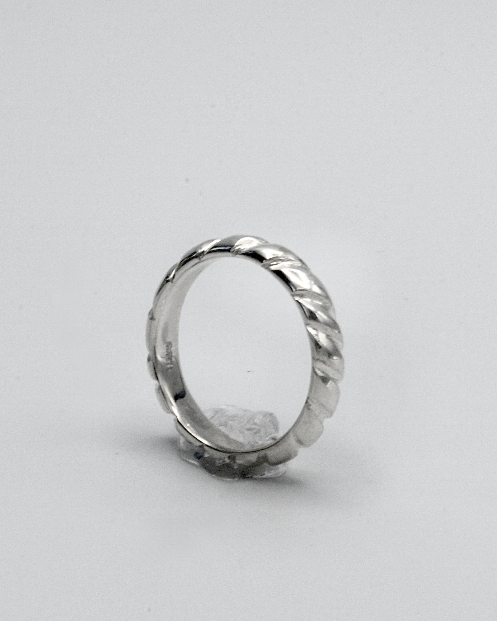 Lucrecia Ring