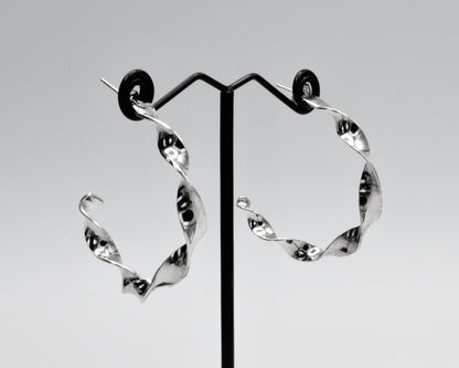 Twist Hoops