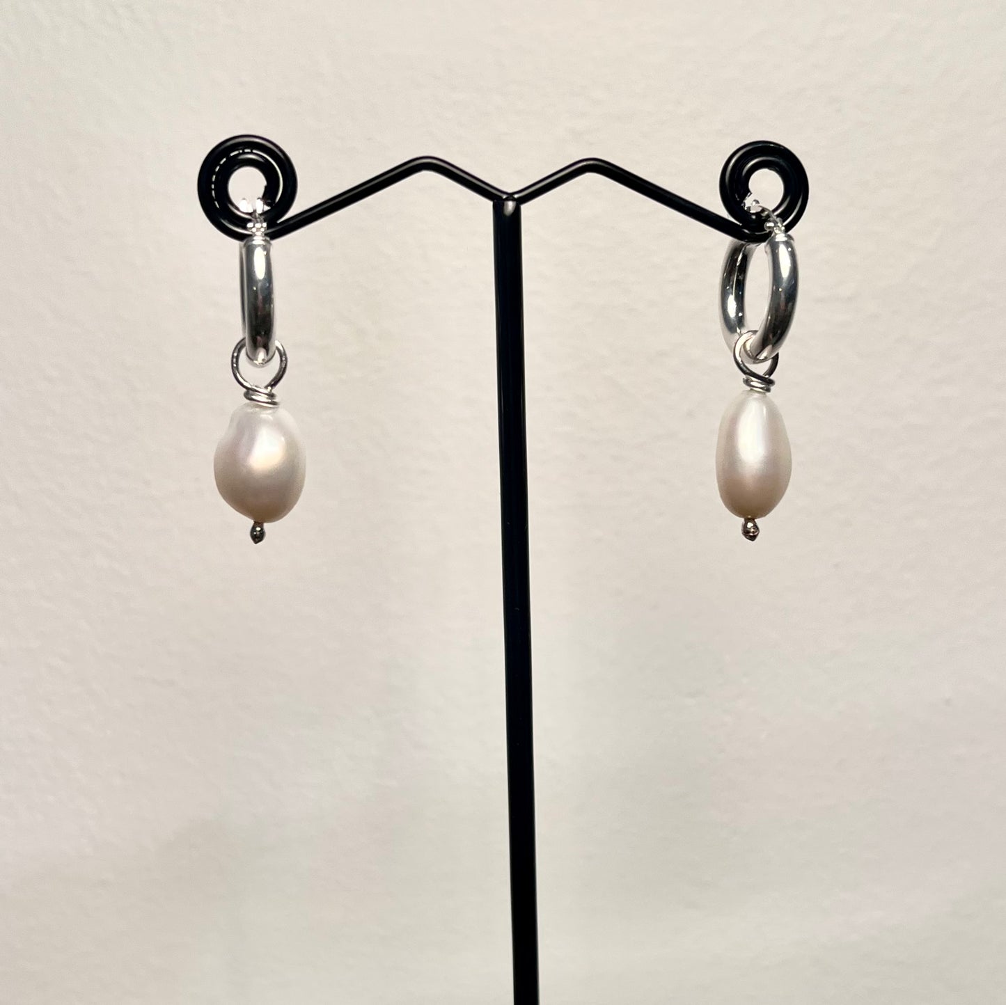 Valentina Pearl Hoops