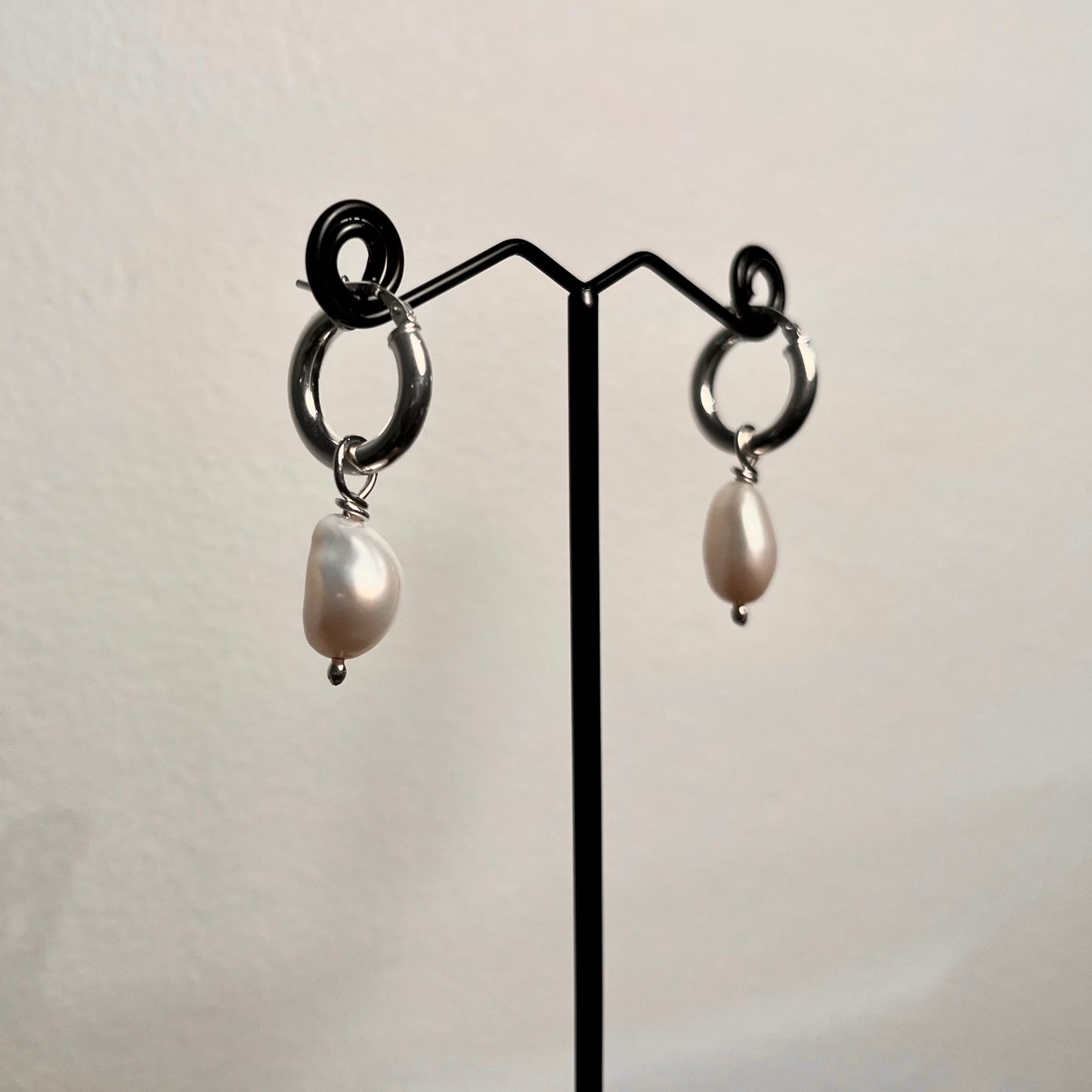 Valentina Pearl Hoops